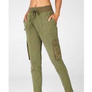 Fabletics Zuri Cargo Jogger II Sweats Olive Green small